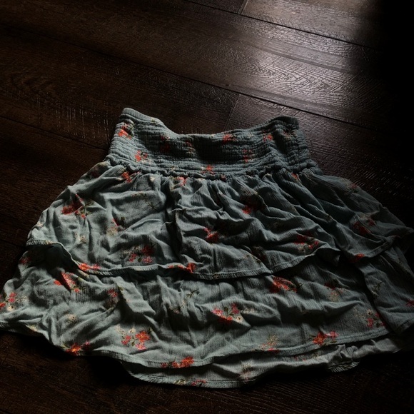 tiered mini skirt - Picture 2 of 4